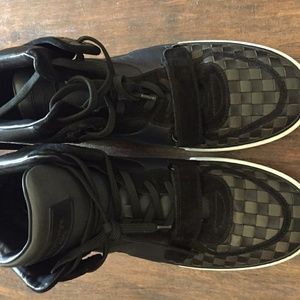 Louis Vuitton Men Sneaker Size 11